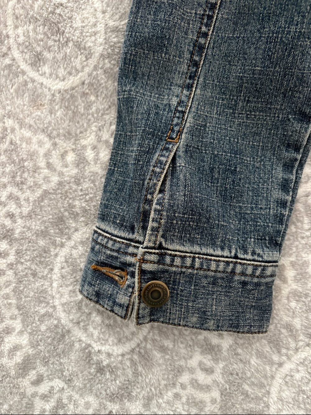Classic Women’s Blue Denim Jacket - Picture 5 of 5